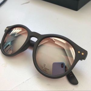 AERIE - ROUND SUNGLASSES